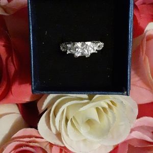 NWOT DIAMONIQUE STERLING SILVER 925